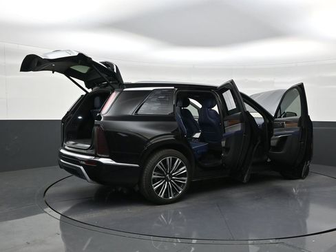 Used 2026 Cadillac Vistiq Premium Luxury AWD/4WD image 28
