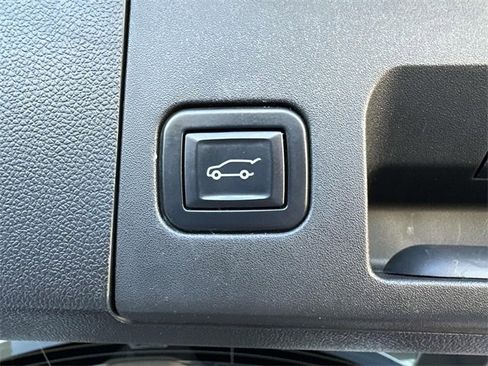 Certified 2022 Cadillac XT4 Premium Luxury w/ Enhanced Visibility Package image 79