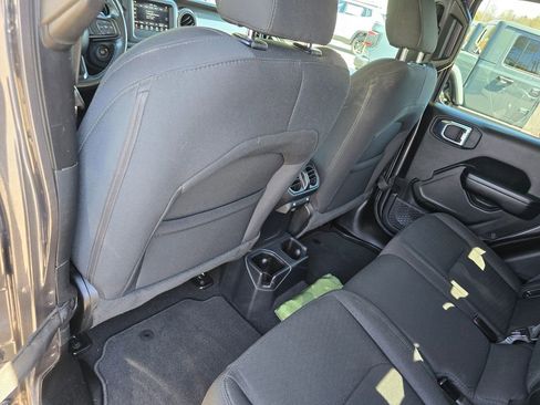 Used 2021 Jeep Gladiator Sport image 25