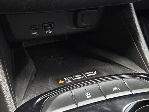 Used 2025 Buick Envista Sport Touring w/ Experience Buick Package FWD image 24