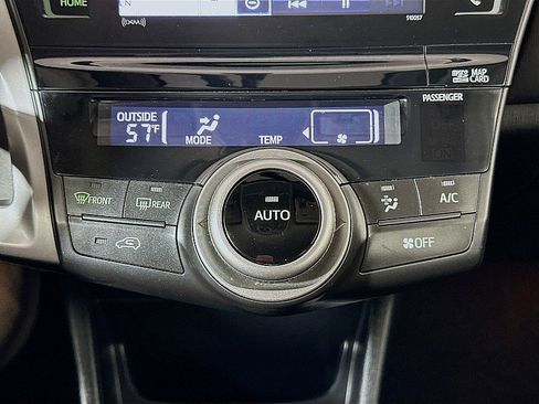 Used 2016 Toyota Prius V Three image 17