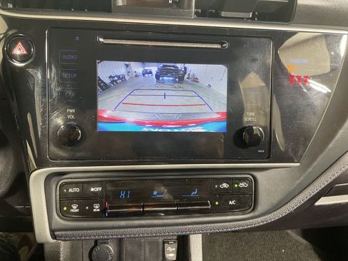 Used 2018 Toyota Corolla SE w/ Carpet Mat Package (TMS) image 12