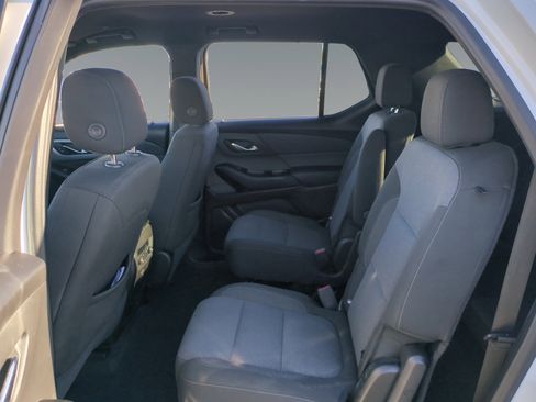 Used 2023 Chevrolet Traverse LT image 13