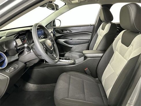 Used 2025 Chevrolet Trax LS w/ Driver Confidence Package image 20