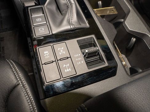 Used 2025 Toyota Land Cruiser image 19