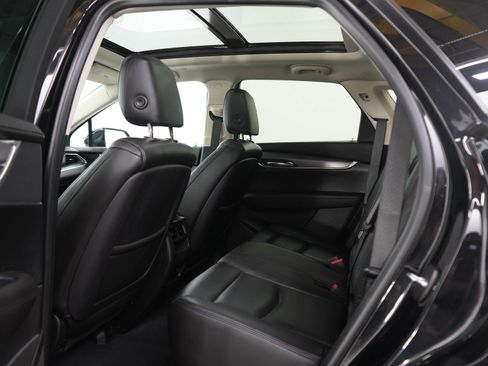 Used 2017 Cadillac XT5 Luxury w/ Driver Awareness Package FWD image 18