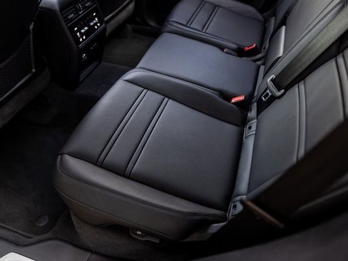 Certified 2025 Porsche Cayenne S image 39