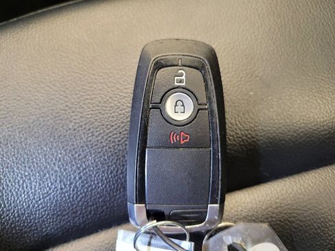 Used 2022 Ford Edge SEL image 32