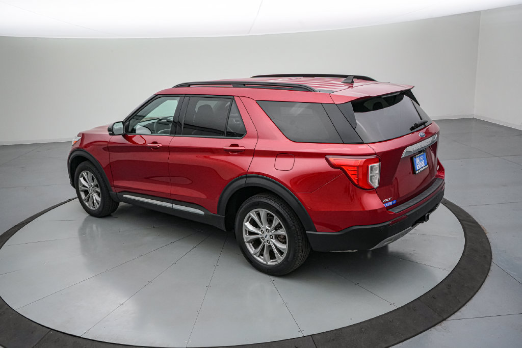 Certified 2024 Ford Explorer XLT w/ Equipment Group 202A AWD/4WD image 6