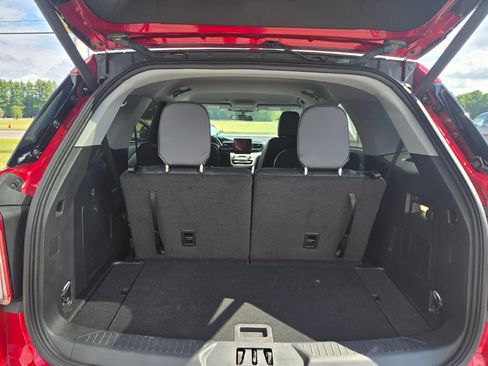 Used 2023 Ford Explorer XLT w/ Equipment Group 202A AWD/4WD image 15