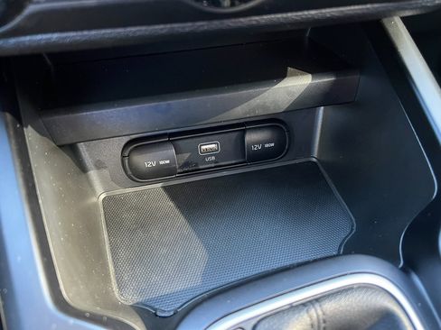 Used 2025 Kia Soul LX w/ LX Technology Package image 18