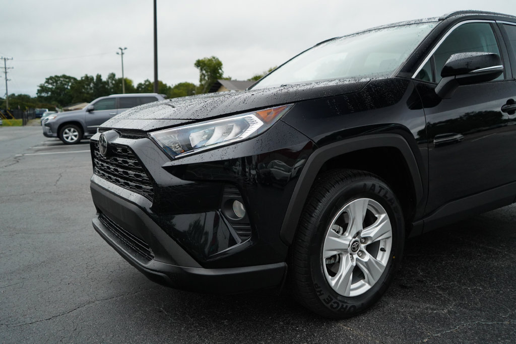 Used 2021 Toyota RAV4 XLE FWD image 18