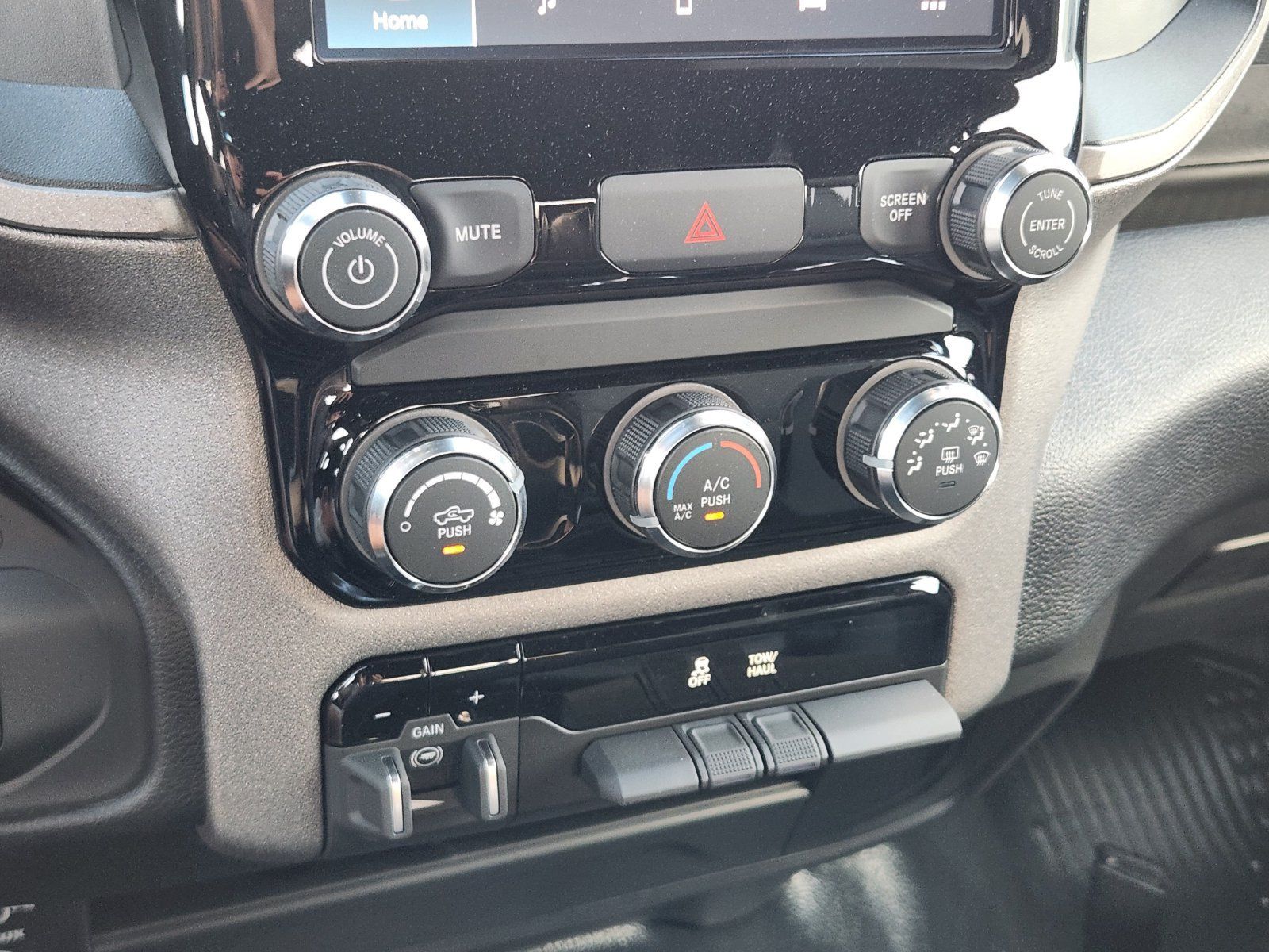 New 2027 RAM 2500 Tradesman AWD/4WD image 18