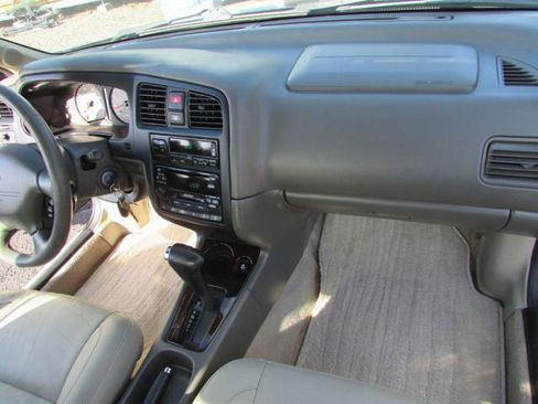 Used 2000 INFINITI G20 image 18