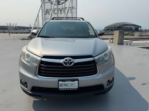 Used 2015 Toyota Highlander XLE AWD/4WD image 8