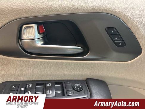 Used 2020 Chrysler Pacifica Touring-L Plus image 9