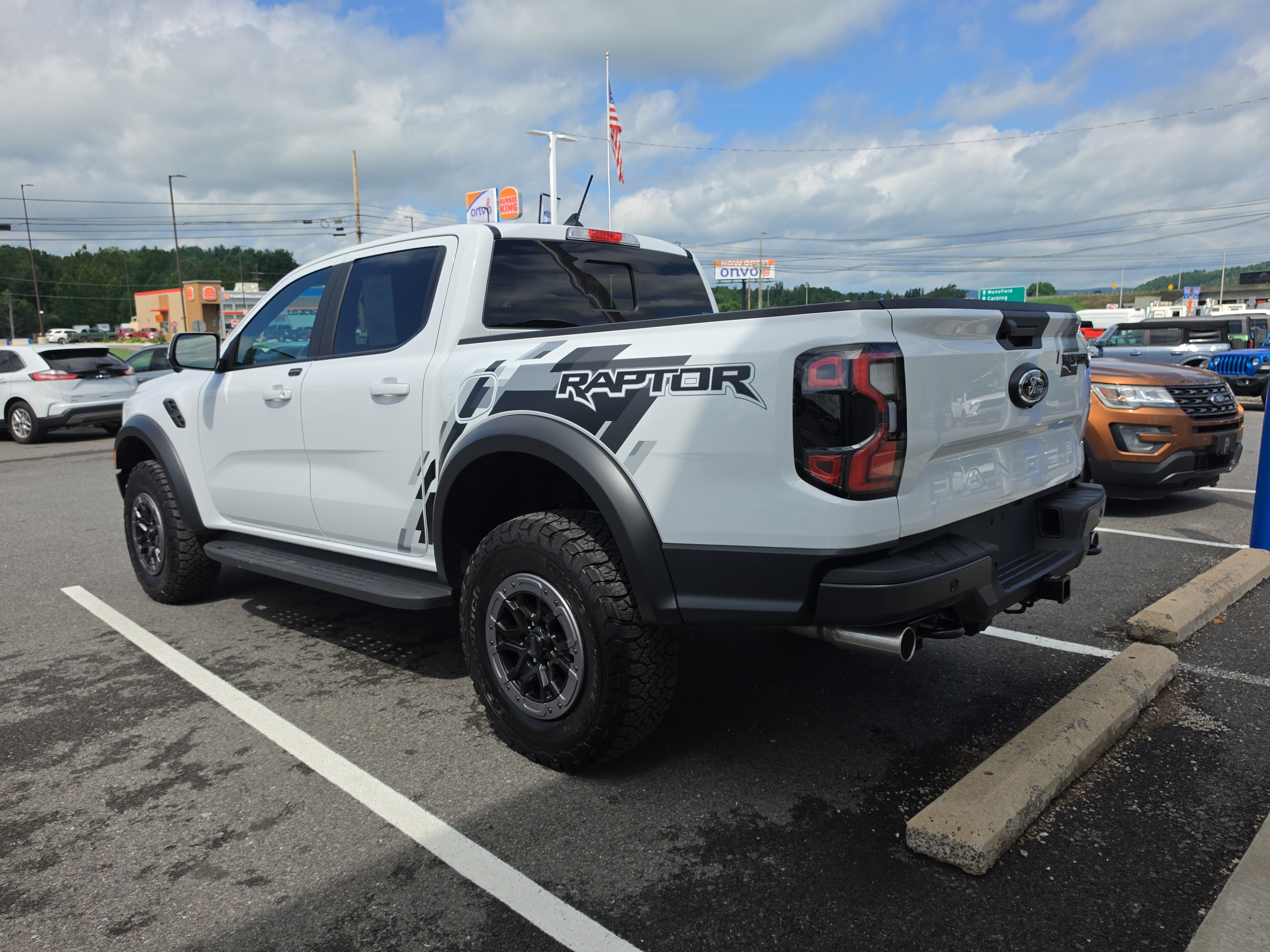 Used 2025 Ford Ranger Raptor AWD/4WD image 6