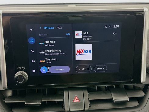 Used 2025 Toyota RAV4 XLE image 21