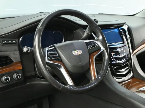 Used 2019 Cadillac Escalade Luxury image 26