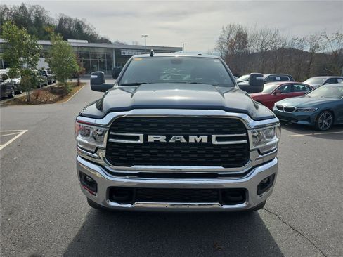 Used 2024 RAM 2500 Big Horn w/ Bed Utility Group image 9