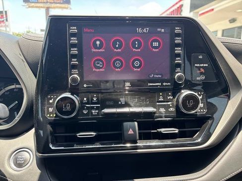 Used 2020 Toyota Highlander Limited FWD image 34