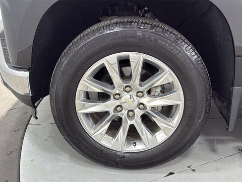Used 2019 Chevrolet Silverado 1500 LTZ image 24