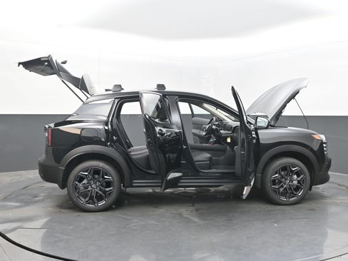 New 2026 Nissan Kicks SR image 43