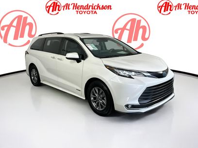 Used 2021 Toyota Sienna XLE