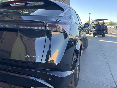 Used 2024 Nissan Ariya FWD image 11