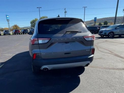 Used 2021 Ford Escape SE image 7