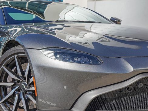 Used 2020 Aston Martin V8 Vantage Coupe image 12