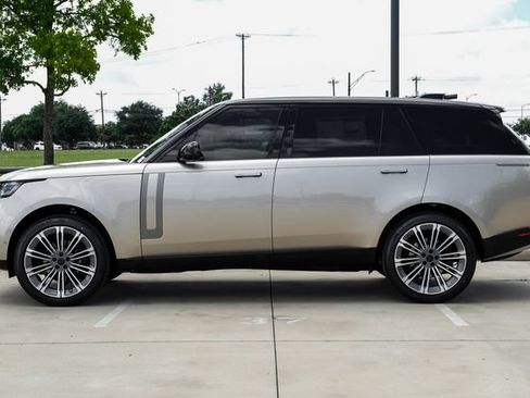New 2026 Land Rover Range Rover Long Wheelbase SE AWD/4WD image 16