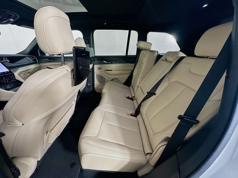 Used 2023 Jeep Grand Cherokee 4WD 4xe w/ Luxury Tech Group II image 29