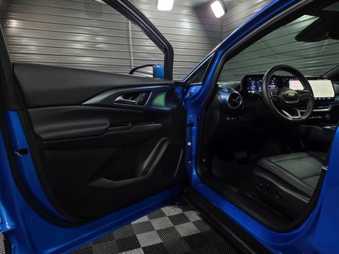 Used 2024 Chevrolet Equinox EV LT image 30