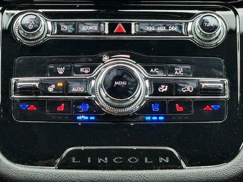Used 2022 Lincoln Corsair AWD w/ Premium Package image 24