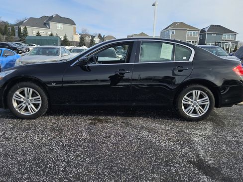 Used 2015 INFINITI Q40 AWD w/ Moonroof Package image 7