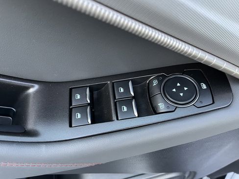 Used 2025 Ford Explorer Active image 13