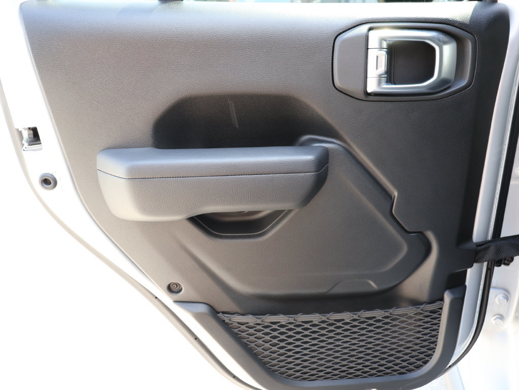 Used 2024 Jeep Wrangler Unlimited AWD/4WD image 15