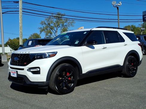 Used 2022 Ford Explorer ST w/ Equipment Group 401A image 3