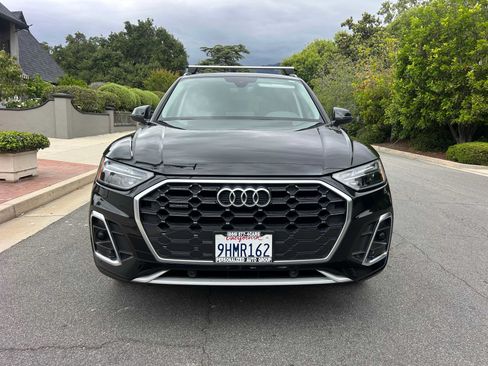 Used 2023 Audi Q5 2.0T Premium w/ Convenience Package AWD/4WD image 2