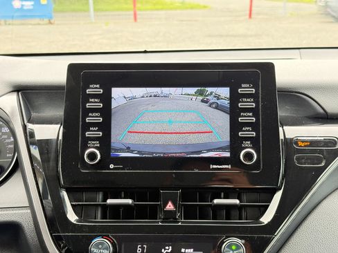 Used 2021 Toyota Camry SE image 21