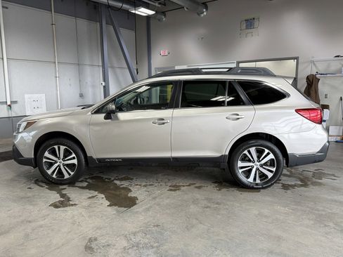 Used 2019 Subaru Outback 2.5i Limited image 4