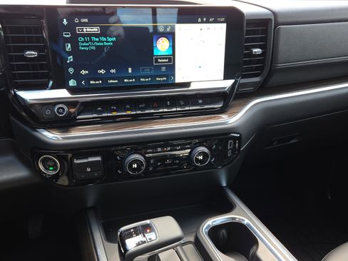 Used 2025 Chevrolet Silverado 1500 LT Trail Boss w/ Convenience Package II image 21