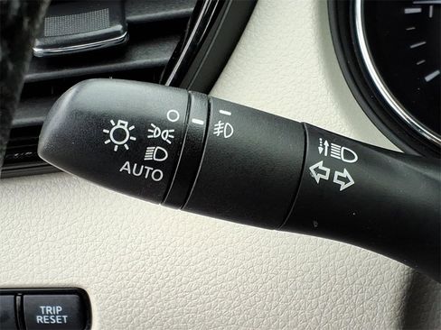 Certified 2022 Nissan Rogue Sport SV w/ Technology Package image 24