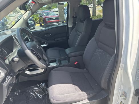 Certified 2025 Nissan Frontier SV w/ SV Convenience Package RWD image 24