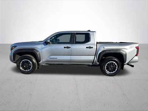 Certified 2024 Toyota Tacoma TRD Off-Road w/ TRD Off Road Premium Package image 11