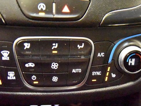 Used 2022 Chevrolet Equinox RS w/ RS Leather Package image 26