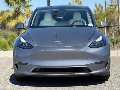 Used 2025 Tesla Model Y Long Range AWD/4WD image 5