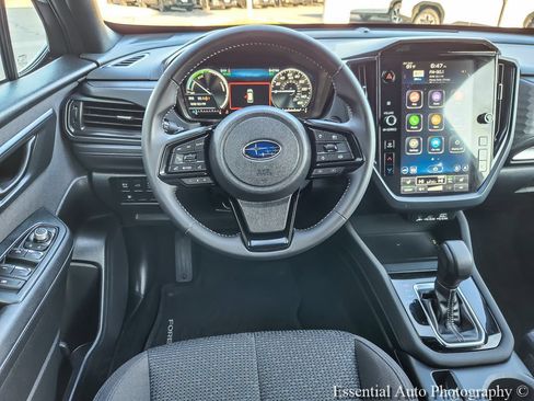 Certified 2025 Subaru Forester Premium AWD/4WD image 11