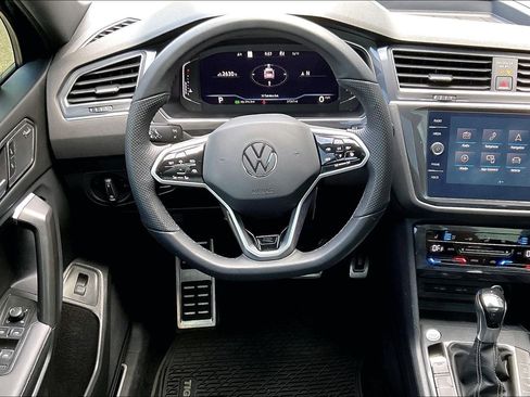 Used 2022 Volkswagen Tiguan SEL R-Line AWD/4WD image 8